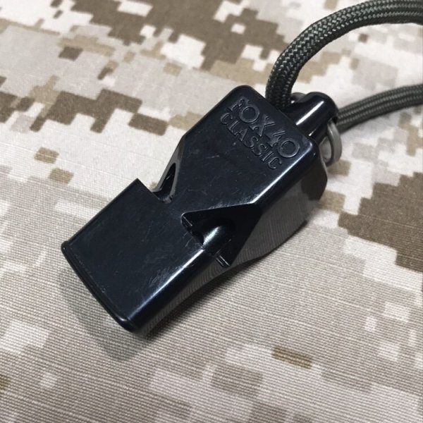 画像2: 米軍官給品　ホイッスル（笛）ランヤード付 放出品