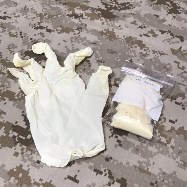 画像3: 米軍放出品 サージカルグローブ 未使用品　（2セット4枚組）