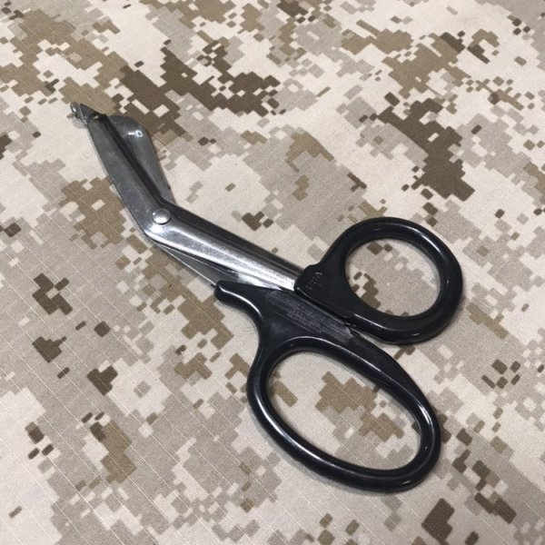 画像1: 米軍放出品 メディカルシザース 黒　医療用ハサミ 未使用品