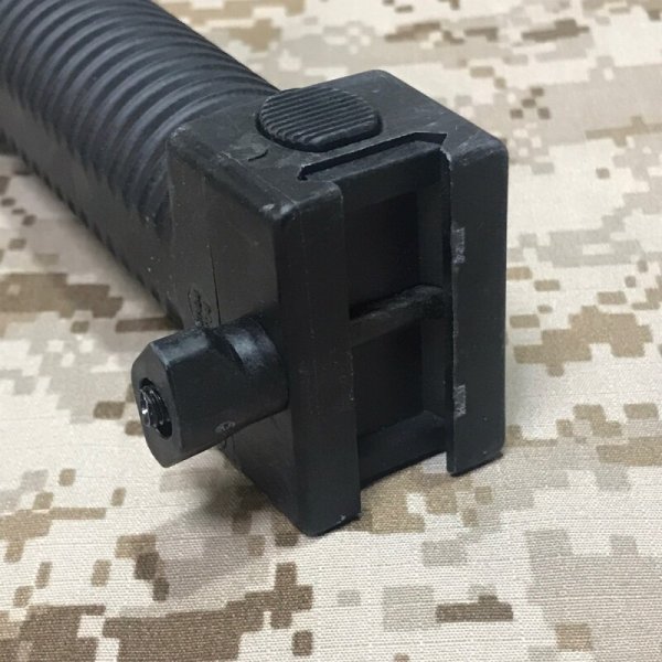 画像7: 実物放出品 GPS グリップバイポッドシステム　黒　未使用パッケージ入り