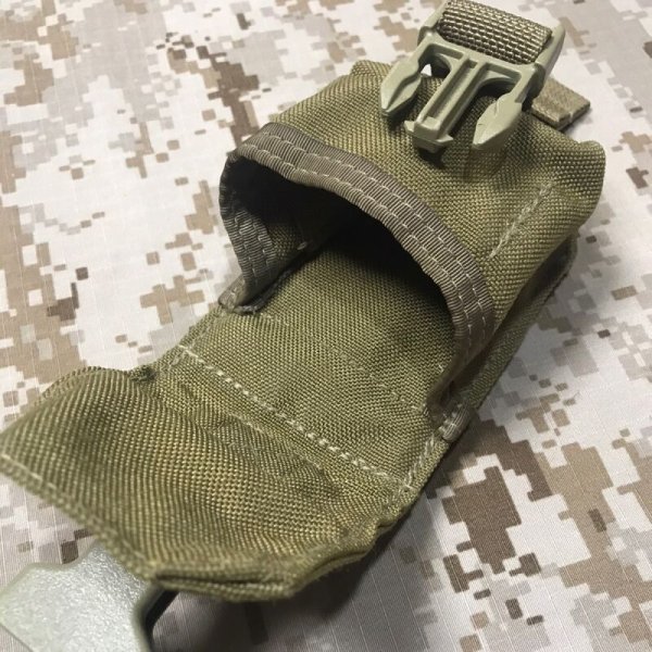 画像4: 実物 EAGLE ハンドグレネード ポーチ(フラッググレネード) コヨーテ