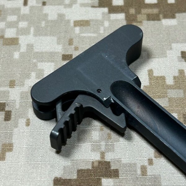 画像7: 実物 KAC Knight's SR-15 チャージングハンドル PN:25897  (片側ラッチ)