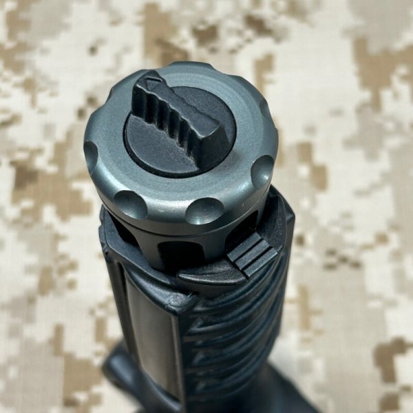 画像7: 実物 SUREFIRE M910A-WH フォアグリップ ウェポンライト