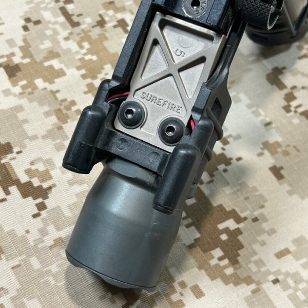 画像15: 実物 SUREFIRE M910A-WH フォアグリップ ウェポンライト