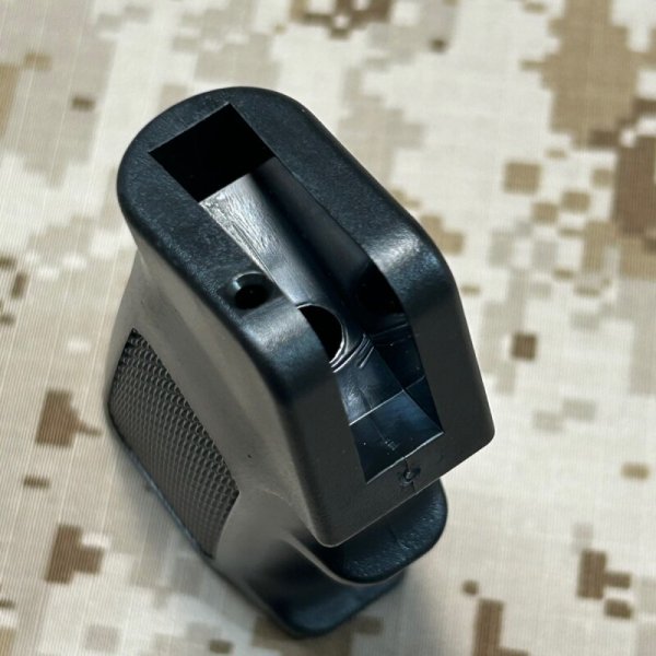 画像5: 沖縄放出品 米軍官給品 AR15 A2グリップ  (2)