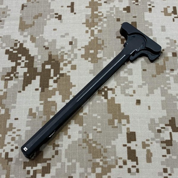 画像1: 沖縄放出品 実物官給品 COLT M4チャージングハンドル USED 1