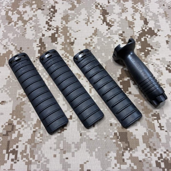 画像18: 放出品  実物 Knights ナイツ RAS ハンドガード（レールパネル、フォアグリップ付き） 