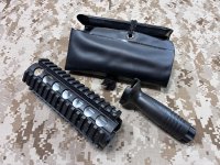 放出品  実物 Knights ナイツ RAS ハンドガード（レールパネル、フォアグリップ付き） 