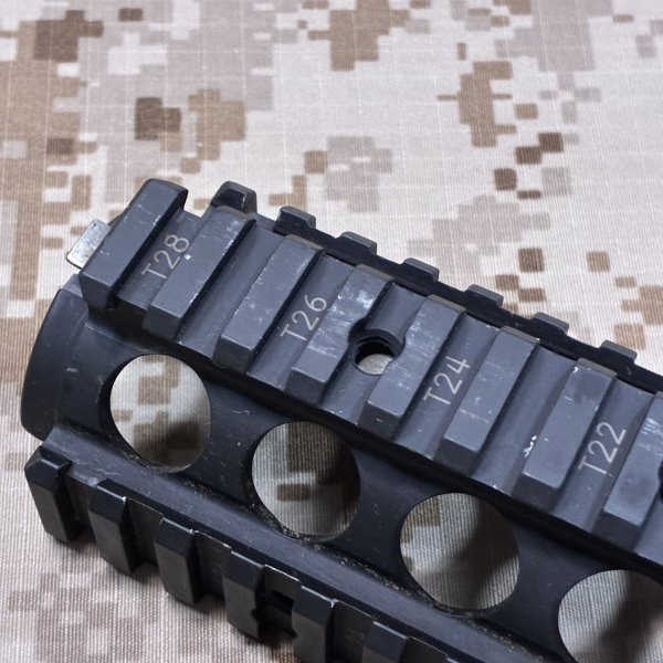 画像8: 放出品  実物 Knights ナイツ RAS ハンドガード（レールパネル、フォアグリップ付き） 