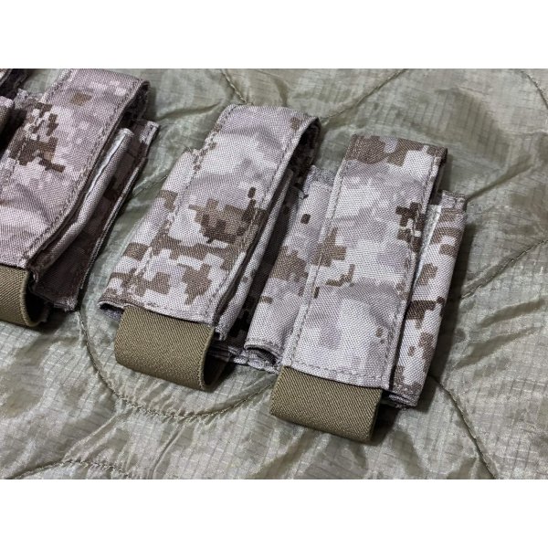 画像3: 実物 EAGLE aor1  40mm グレネードダブルポーチ