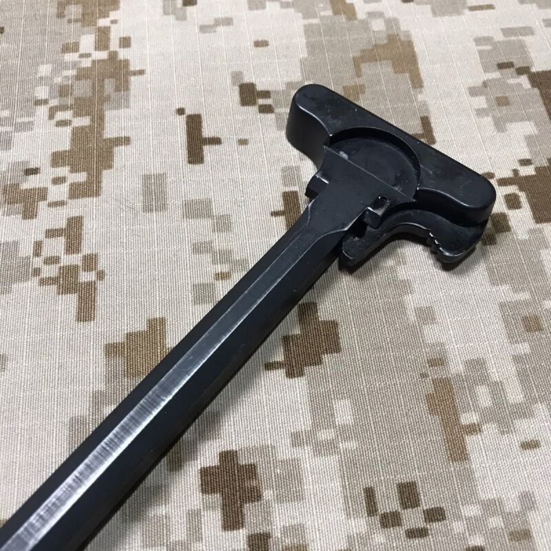 沖縄放出品 実物官給品 COLT M4チャージングハンドル USED 5 - BLACK LINE