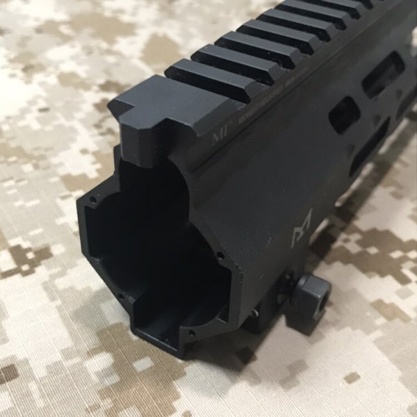 実物 MIDWEST HK416/MR556 ハンドガード M-LOK 9インチ - BLACK LINE 実物 MIDWEST HK416/MR556 ハンドガード M-LOK 9インチ - BLACK LINE