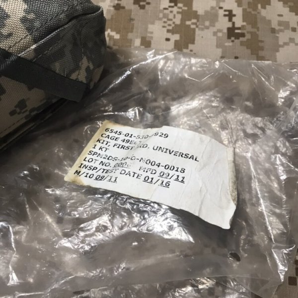 画像4: 米軍官給品 IFAK メディカルキット ACUポーチ入り (4)