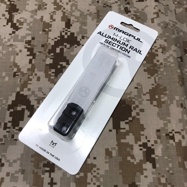 画像4: 実物 magpul M-LOK アルミレールパネル 3slots  MAG580-BLK (4)