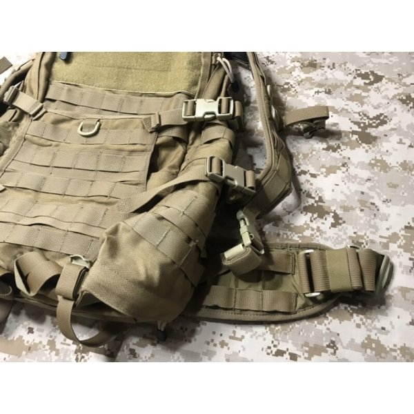 画像4: 実物 TAD GEAR FAST Pack EDC バックパック コヨーテブラウン  (4)