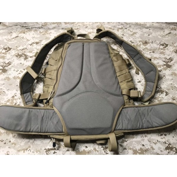 画像8: 実物 TAD GEAR FAST Pack EDC バックパック コヨーテブラウン  (8)