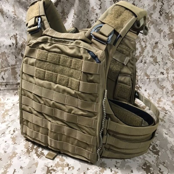 LBX Tactical Armatus II Plate Carrier プレートキャリア実物
