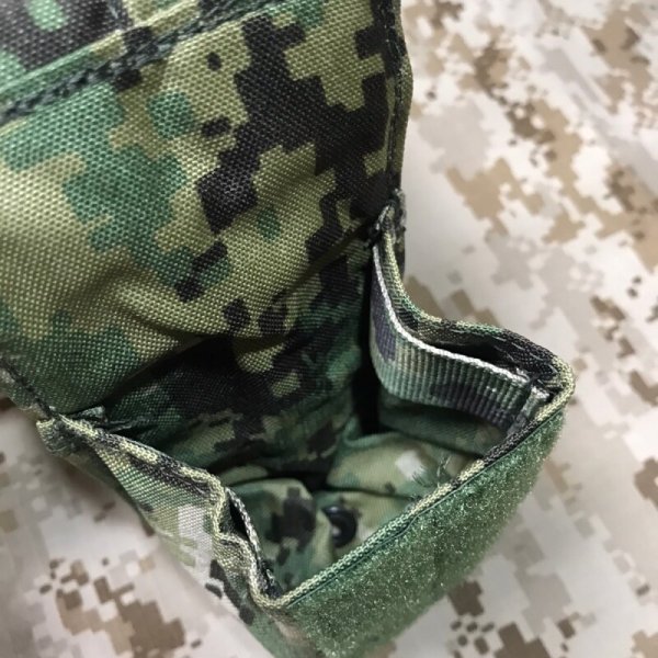 画像4: 実物 EAGLE aor2 スモークグレネードポーチ 未使用 09年 (4)