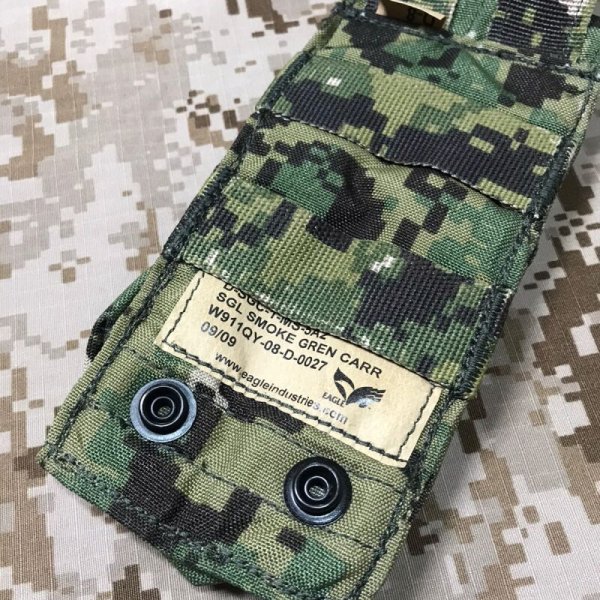 画像7: 実物 EAGLE aor2 スモークグレネードポーチ 未使用 09年 (7)