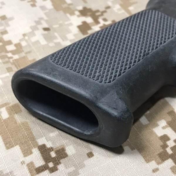 画像4: 米軍放出品 官給品 COLT A2ピストルグリップ F4マーク (4)