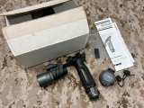 画像: 実物 SUREFIRE M910A-WH フォアグリップ　ウェポンライト