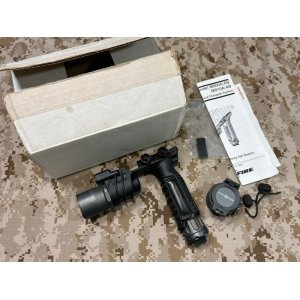 画像: 実物 SUREFIRE M910A-WH フォアグリップ　ウェポンライト