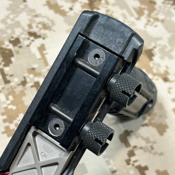 画像16: 実物 SUREFIRE M910A-WH フォアグリップ ウェポンライト (16)