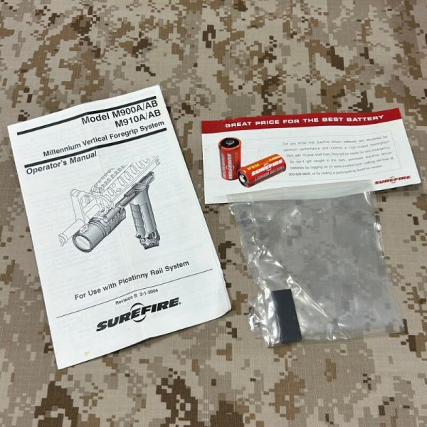 画像23: 実物 SUREFIRE M910A-WH フォアグリップ ウェポンライト (23)