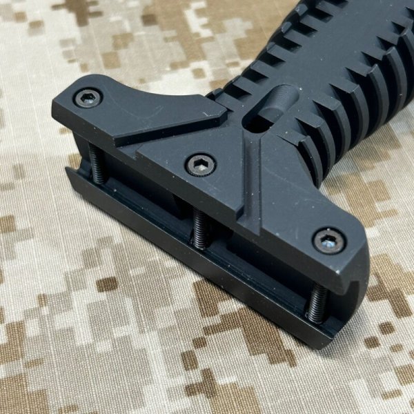 画像8: 実物 CQD タクティカル ハンドグリップ 未使用品 (8)