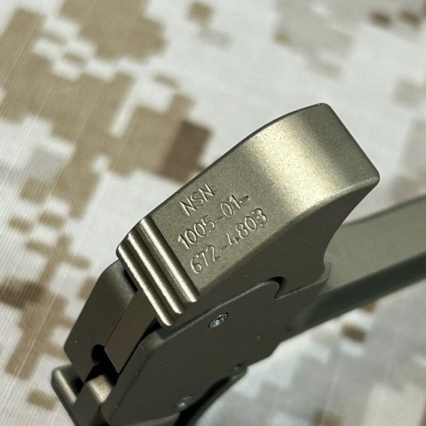 画像8: geissele USASOC SOPMOD Charging Handle 5.56 DDC PN:05-664 (8)