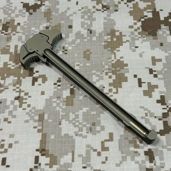 画像4: geissele USASOC SOPMOD Charging Handle 5.56 DDC PN:05-664 (4)
