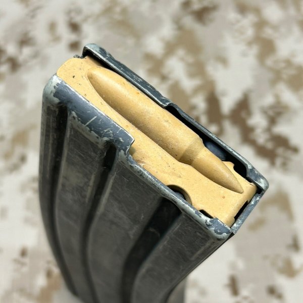 画像5: 沖縄放出品 実物 M4/M16 5.56mm  30rd アルミマガジン USED 4 (5)