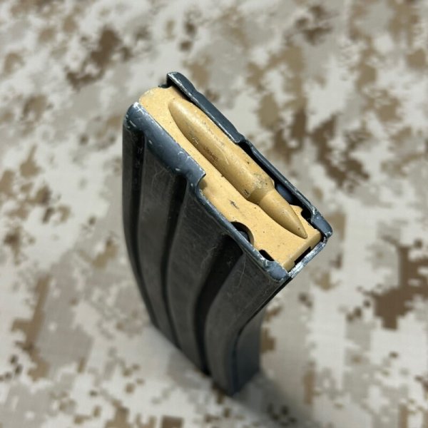 画像5: 沖縄放出品 実物 M4/M16 5.56mm  30rd アルミマガジン USED 1 (5)