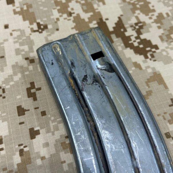 画像3: 沖縄放出品 実物 M4/M16 5.56mm  30rd アルミマガジン USED 2 (3)