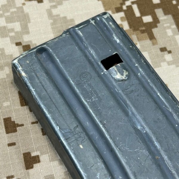 画像3: 沖縄放出品 実物 M4/M16 5.56mm  30rd アルミマガジン USED 1 (3)