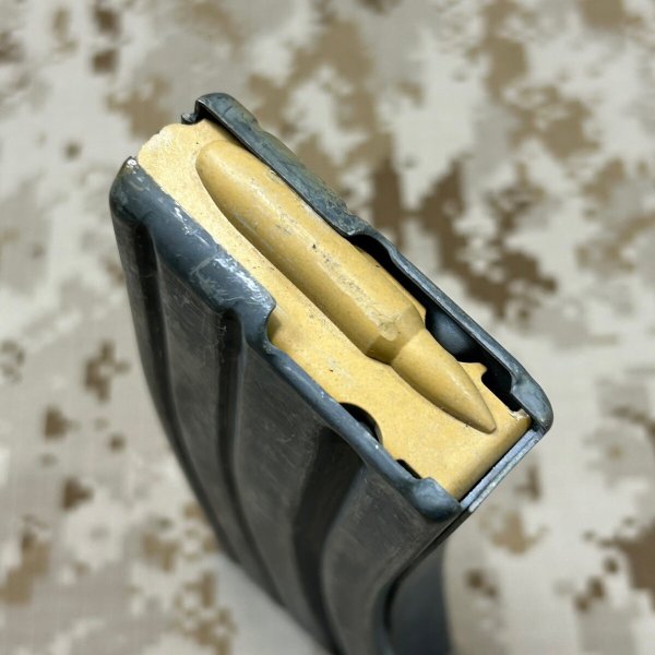 画像6: 沖縄放出品 実物 M4/M16 5.56mm  30rd アルミマガジン USED 2 (6)