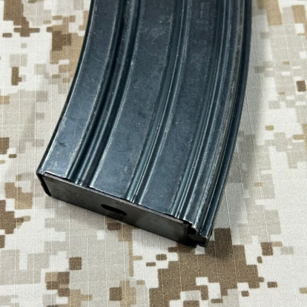 画像4: 沖縄放出品 実物 HK純正 30rdスチールマガジン オールドAF刻印(2)  HK416.MR556 (4)