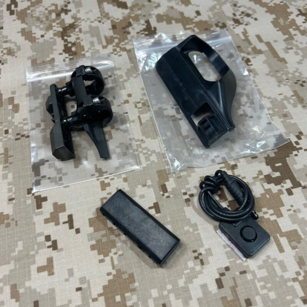 画像10: 沖縄放出品 米軍官給 AN/PAC-4C IR エイミングライトデバイス  セット (10)