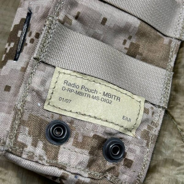 画像5: 実物 EAGLE aor1 PRC-148 MBITR ラジオポーチ 01/07 (5)