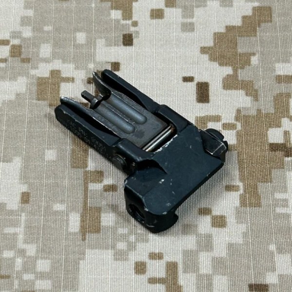 画像2: 米軍放出品 実物 Knight's KAC M4 フロントサイト BLACK  PN:99051 USED (2)