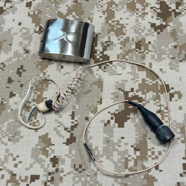 画像1: 実物 TEA  INVISIO M3S  イヤーピースヘッドセット 防水10pin コネクター ケース付き (1)