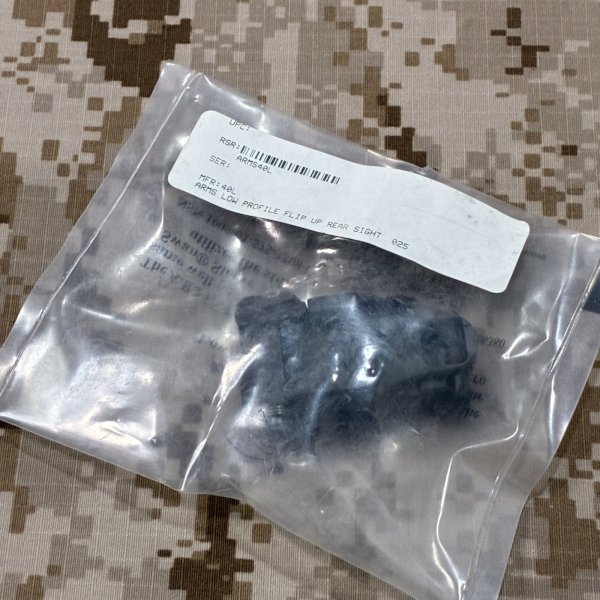 画像10: 実物 ARMS # 40L 75MOA  ロープロファイルフリップアップリアサイト (10)