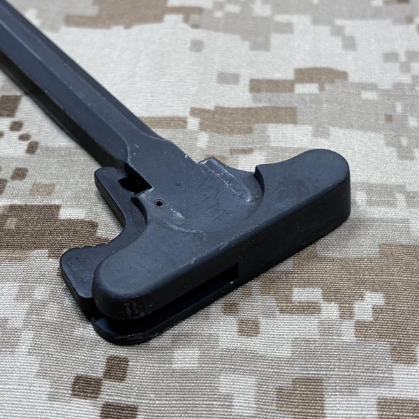 画像7: 沖縄放出品 実物官給品 COLT M4チャージングハンドル USED 2 (7)