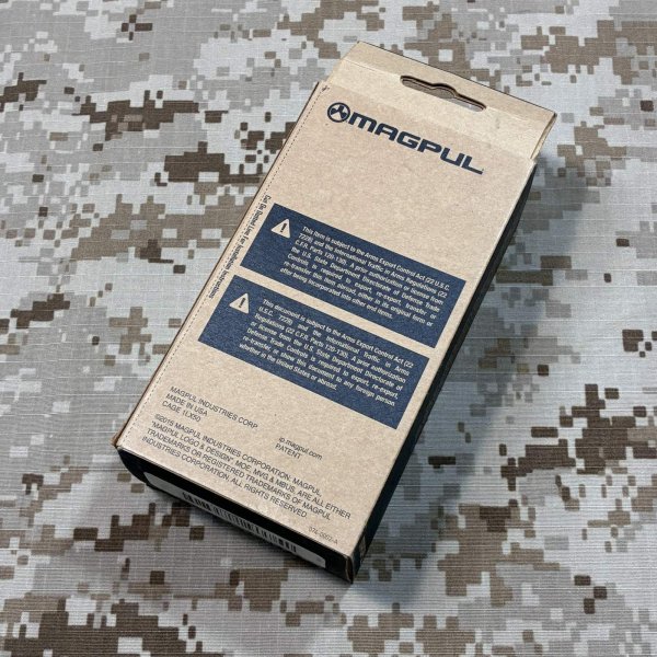 画像4: 実物 magpul MOE  グリップ  AR15/M4  BLACK  BLK-415 (4)