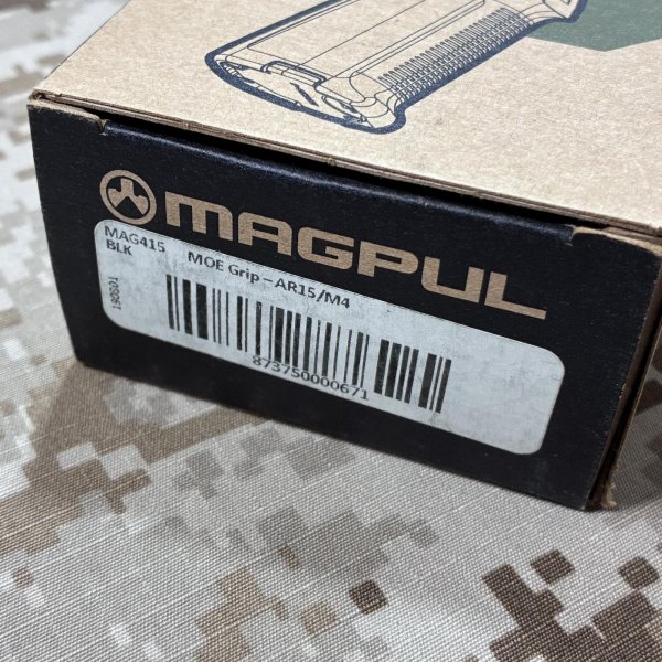 画像5: 実物 magpul MOE  グリップ  AR15/M4  BLACK  BLK-415 (5)