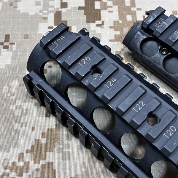 画像4: 放出品  実物 Knights ナイツ RAS ハンドガード（レールパネル、フォアグリップ付き）  (4)