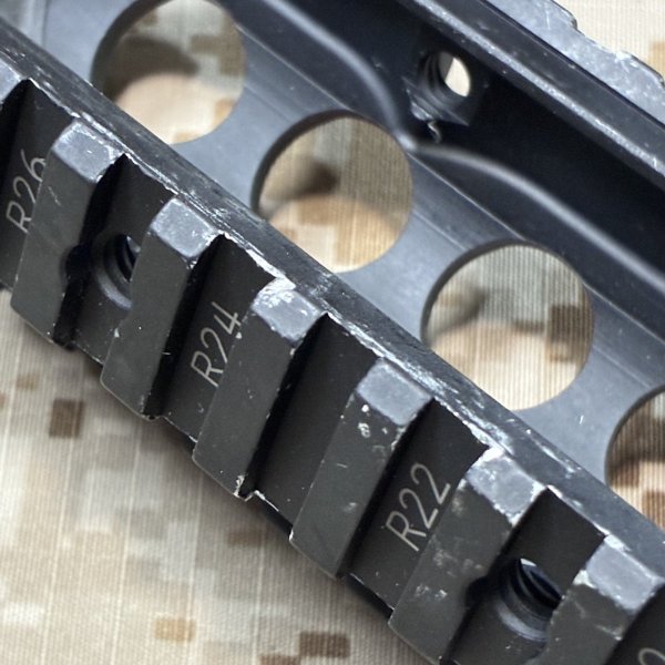 画像12: 放出品  実物 Knights ナイツ RAS ハンドガード（レールパネル、フォアグリップ付き）  (12)