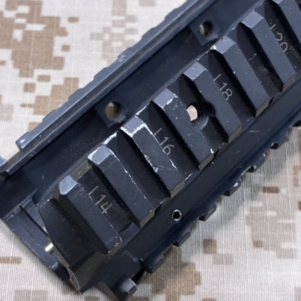 画像9: 放出品  実物 Knights ナイツ RAS ハンドガード（レールパネル、フォアグリップ付き）  (9)